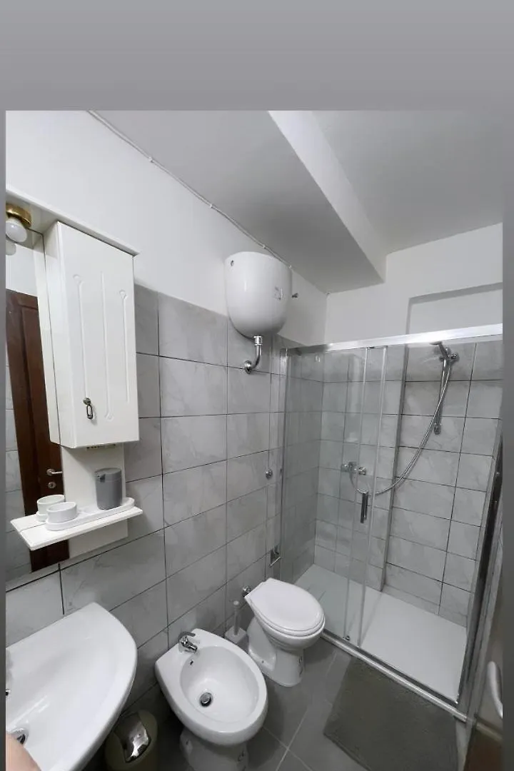 M&C Rooms Di Claudia Fiumicino Guest house