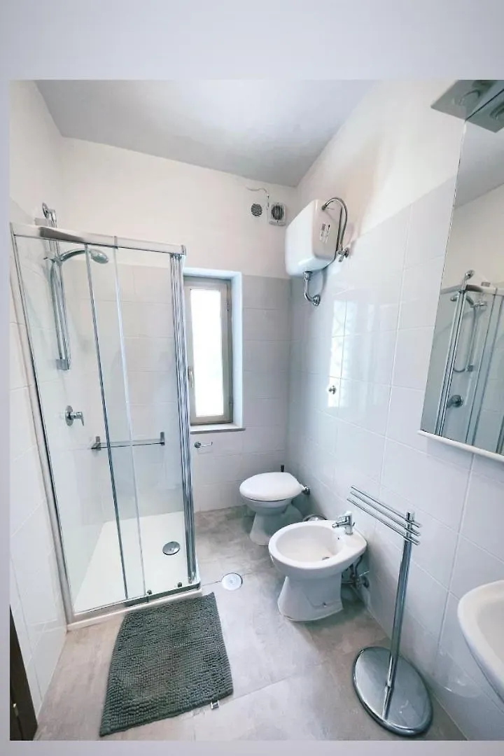 Guest house M&C Rooms Di Claudia Fiumicino